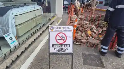 Vallaron una esquina del centro de Salta por un cartel de "escape de gas": qué encontró Naturgy bajo la vereda