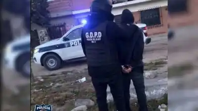Merodeaba casas en Palpalá con dos cómplices: lo que salió al chequear sus datos