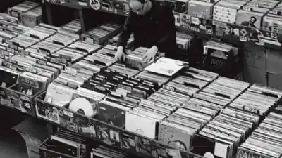 El Parque España se llena de vinilos: quiénes pinchan y qué se podrá hacer