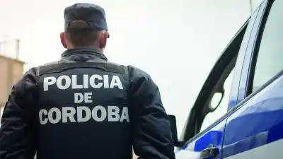 La policía revisó las cámaras de un comercio de Ruta A005 y terminó allanando una casa en Ciudad Nueva