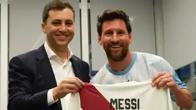Messi, de ídolo eterno a socio de River: el regalo que recibió antes de su despedida