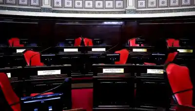Un diputado propone un cambio radical en la Legislatura: ¿Qué pasaría si desaparece una cámara?