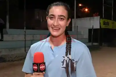 La paranaense que se metió en la Selección U18 de softbol y ahora necesita de todos para viajar