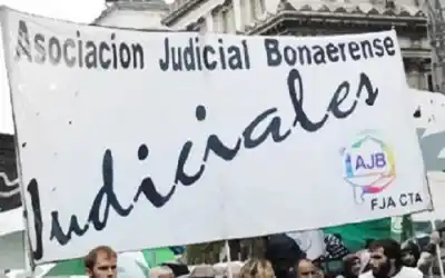 El gremio judicial bonaerense volvió a la carga por una deuda que Kicillof no saldó