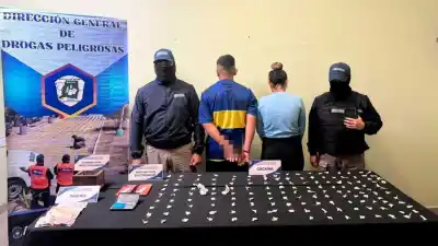 Allanaron una casa en La Banda y la balanza los delató: 154 envoltorios y casi $130.000