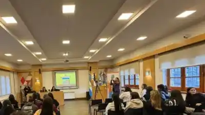 Bariloche abre la audiencia juvenil 2026: los pibes de 16 a 24 podrán decidir qué artículo de la Carta Orgánica se queda