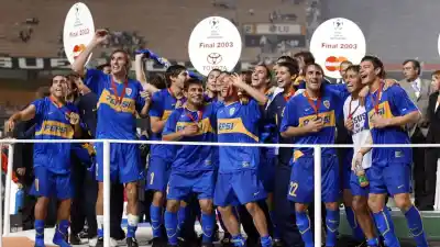 Ganó la Libertadores con Boca, manejó un remís y vendió una camiseta histórica por su hija