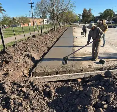 La avenida que conecta con el hospital de Tres Isletas entra en su tramo final