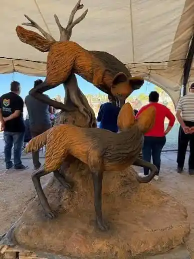 Miramar de Ansenuza se llena de artistas: vuelve el simposio que deja huella en la ciudad