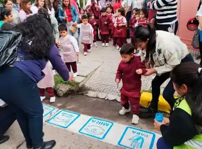 Jardín municipal transforma las calles con una intervención que sorprende a los vecinos