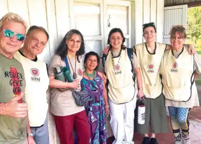 Una actriz viajó a las aldeas mbya de Misiones y se puso a atender consultas: el detalle que la fundación no promete