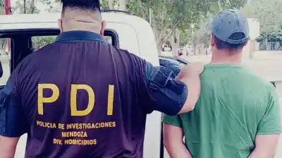 El disparo atravesó al prestamista y terminó matando a uno de los ladrones: el dato que unió dos casos