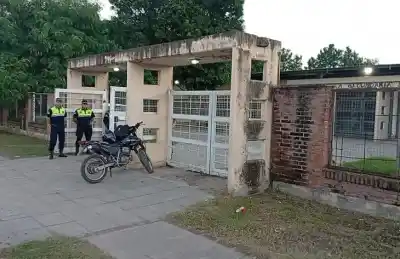 Un alumno ingresó con un arma a su escuela y lo que pasó después movilizó a toda la institución