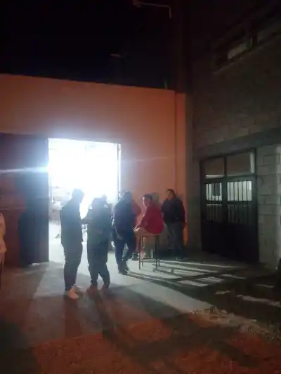 Cerró Karydiá en Sanagasta: los 21 operarios acampan frente a la planta y esperan respuestas de Empleo