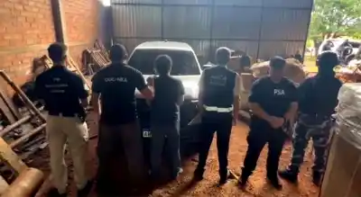 El camionero detenido en Apóstoles escondía algo más que madera: su teléfono destapó una red con 13 toneladas de marihuana