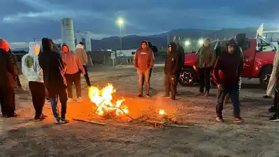 Proveedores cortan el ingreso a la planta de litio en Fiambalá: "Sin el compre local, no queremos minería"
