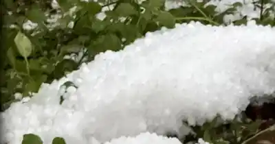 El centro de Rosario amaneció bajo el granizo: las calles que quedaron anegadas
