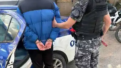 Discutió con su pareja, la amenazó y destrozó la casa: la moto en la que andaba terminó secuestrada