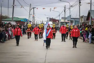 Tolhuin cumple 54 años: el desfile, la torta y la hora clave de la fiesta