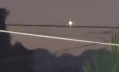 Un objeto luminoso cruzó el cielo a gran velocidad y dejó a los vecinos con más preguntas que respuestas