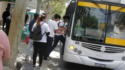 Sin colectivos, la escuela no cuenta las faltas: qué decidió Educación