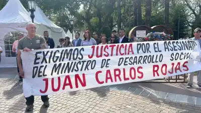 La familia de un exministro volvió a marchar: la decisión clave que esperan en horas