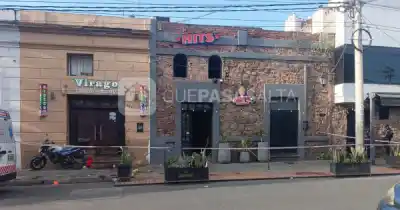 Salió del karaoke en Balcarce, se machó y lo que hizo con el vidrio terminó en el hospital