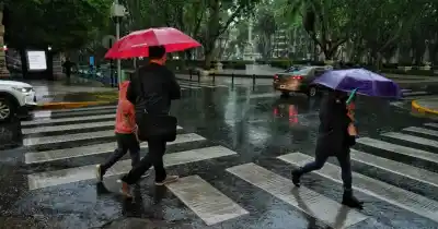 El cielo se puso negro en minutos: la piedra y los truenos que sorprendieron a Rosario
