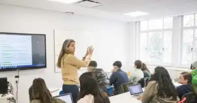 El adicional del 40% para docentes con doctorado tiene una nueva condición: la fecha que no pueden olvidar