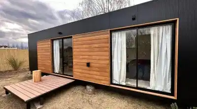 Una vivienda que llega por barco y se arma en horas: la alternativa que desafía los costos de construcción en Buenos Aires