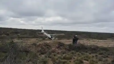 Volaba a Trelew y tuvo que bajar de urgencia al lado de la cárcel: qué encontraron los bomberos