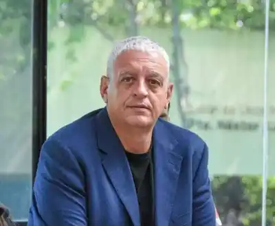 Diputado amenaza con agarrarse a trompadas en plena sesión y revela un detalle escalofriante