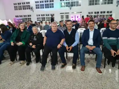 El recitador que se alejó 45 años de los escenarios y volvió para recibir el homenaje más importante de su vida