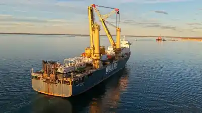 Llegaron a Río Negro las dos monoboyas que cambiarán la exportación de Vaca Muerta
