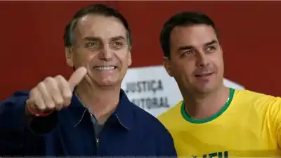 Bolsonaro padre le pondría la banda a su hijo: el plan que ya suena en Brasil