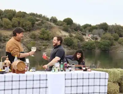 Tres pueblos de Neuquén se pelean el finde con un mismo imán: la mesa