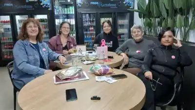 Diez mujeres de Bernardo de Irigoyen caminan con un mensaje que salva vidas