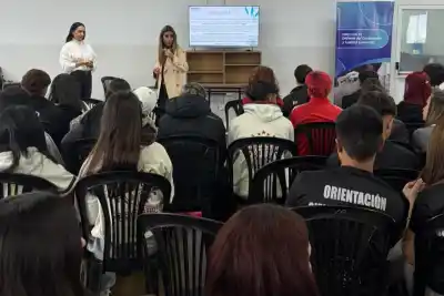 Los egresados de la EPA N°11 ya saben qué revisar antes de pagar el viaje y la campera