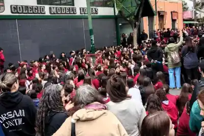 Usaban fotos reales de sus compañeras y las vendían como desnudos falsos: la trama que estalló en un colegio de Lomas