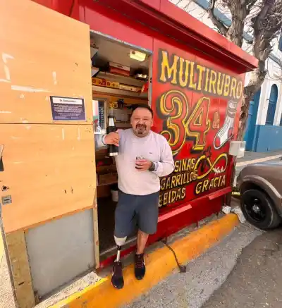 Trabajó 34 años en una distribuidora y el nombre de su kiosco en Comodoro esconde un capítulo que casi nadie conoce