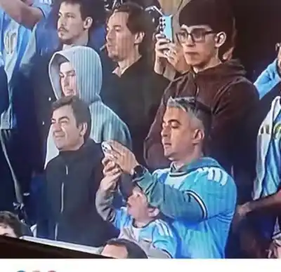 El tío y el sobrino exintendentes que aparecieron en la despedida de Messi