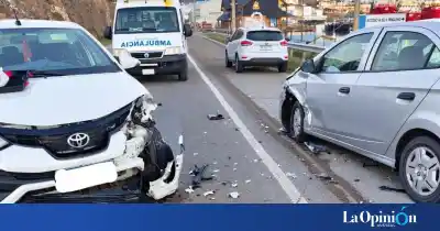 Un remis y un auto chocaron en la ruta 281: la maniobra que terminó en impacto