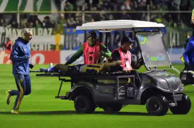 Se rompió la rodilla en Banfield y Central ya sabe cuánto tiempo pierde a Gaspar Duarte