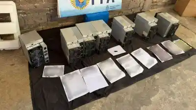 Doce allanamientos simultáneos en Rosario: la entrega del investigado y los elementos que secuestraron