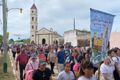 Goya madrugó para recibir a la Virgen del Rosario: la escena que se repite cada 7 de octubre