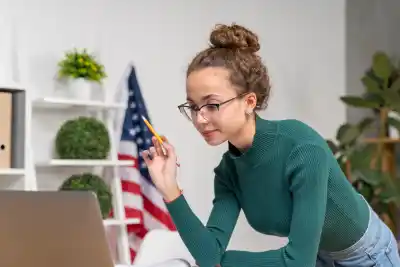 Estados Unidos quiere cobrar US$70.000 por el programa de trabajo de estudiantes extranjeros