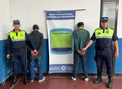 Dos limpiavidrios se agarraron a trompadas en plena avenida Roca y la Policía encontró algo inesperado