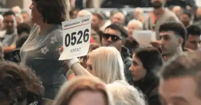 Más de 5.400 personas se anotaron para una subasta con un lote que incluye un avión