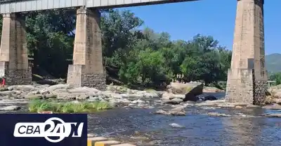 Se arrojó al río Cosquín y lo rescataron: qué pasó después con el joven de 25 años