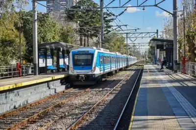 Tres de cada cuatro eléctricos del Roca, Sarmiento y Mitre circulan con las revisiones vencidas